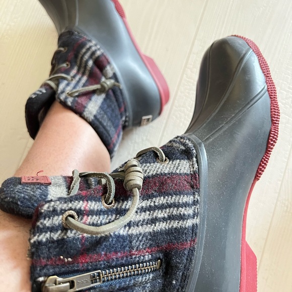 Sperry duck rain boots - Picture 2 of 7